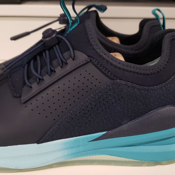 NWOT: Limited Edition Clove Classic Aqua Blue W8.5/M7 - Picture 8 of 9